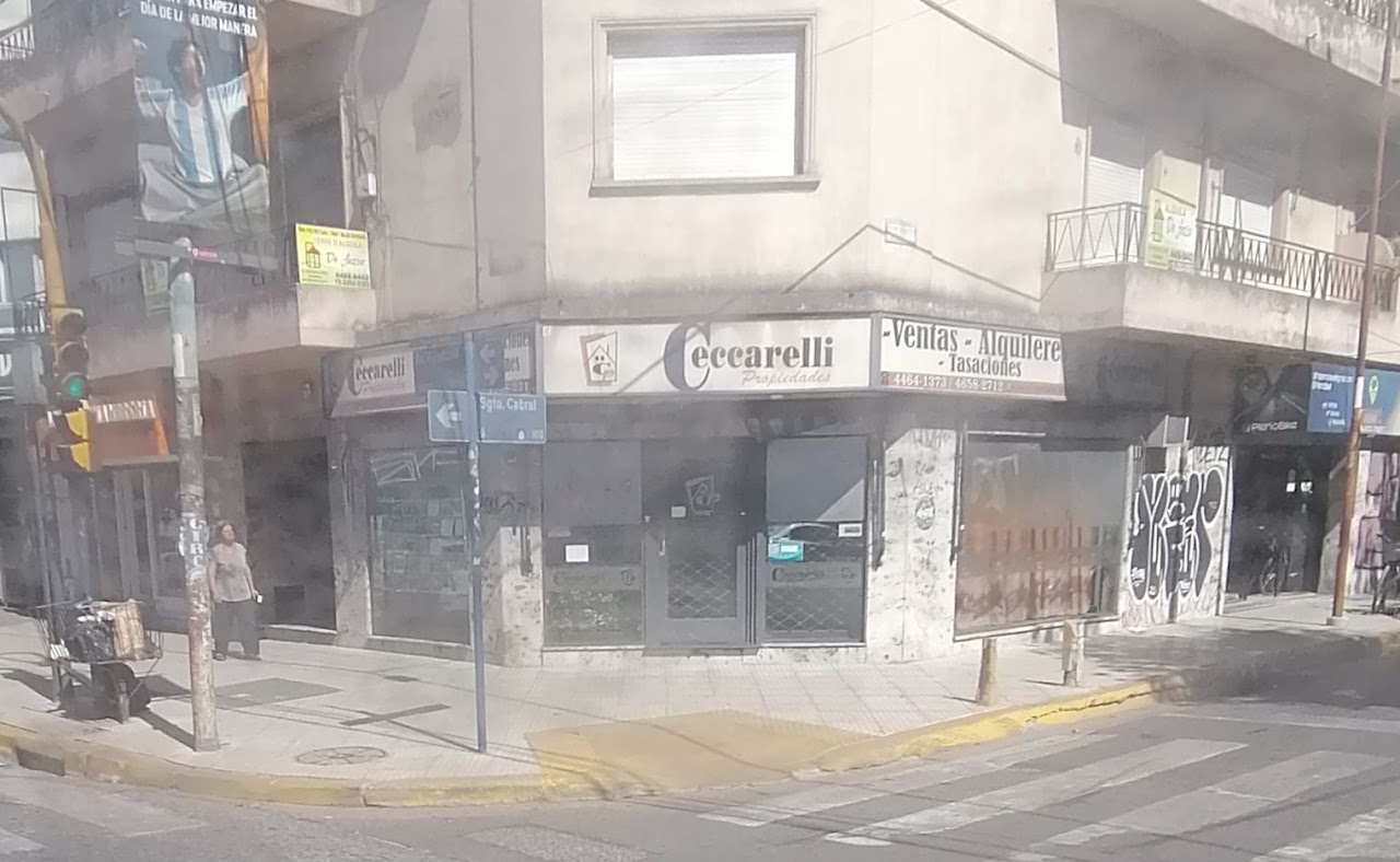 Fachada de Ceccarelli Propiedades, agencia inmobiliaria en Av. Rivadavia 13, Ramos Mejía